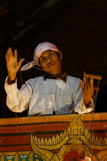 Pagan-diner marionnettes-006